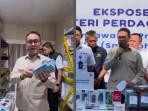 Mendag-Budi-Santoso-saat-melakukan-ekspos-produk-telepon-seluler-ilegal.jpg