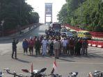 Mengheningkan-Cipta-Hari-Pahlawan-Komunitas-Sepeda-Tua-Indonesia-Hentikan-Kendaraan-Satu-Menit.jpg