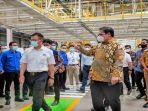 Menko-Airlangga-Hartarto-pada-acara-Peluncuran-Produksi-Perdana-Wuling-Air-EV-di-PT-SAIC.jpg