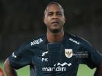 PATRICK-KLUIVERT-ARAB.jpg