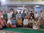Panitia-pemilihan-Ketua-Masjid-Al-Marzukiyah-berfoto-bersama-ketua-terpilih-dan-jemaah.jpg