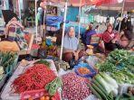 Pedagang-sayuran-di-pasar-KM-5-Palembang-Jumat-1062022.jpg