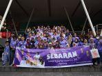 Pekerja-Muda-Pertamina-Ukir-Senyum-Anak-Yatim-di-Palembang-dengan-Ajak-Belanja-Baju-Lebaran.jpg