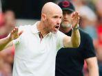 Pelatih-Manchester-United-MU-Erik-Ten-Hag-memberikan-instruksi.jpg