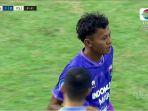Pemain-Persita-Tangerang-Esal-Sahrul-mencetak-gol-satu-satunya.jpg