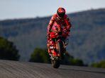 Pembalap-tim-Ducati-Lenovo-Francesco-Bagnaia-saat-sesi-Tes-Pramusim-MotoGP-Portimao.jpg