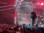 Pentolan-Dewa-19-Ahmad-Dhani-saat-konser-di-Lanud-Wiriadinata-Tasikmalaya-Jawa-Barat.jpg