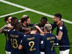 Penyerang-Prancis-Olivier-Giroud-kanan-merayakan-gol-kedua.jpg