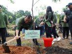 Peringati-Hari-Bakti-Rimbawan-ke-41-Plh-Sekda-Edward-Candra-Tanam-400-Bibit-Pohon-di-Punti-Kayu.jpg