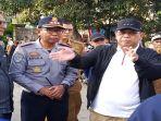 Pj-Walikota-Palembang-A-Damenta-didampingi-Dirut-PD-Pasar-Palembang-Jaya-Abdul-Rizal.jpg