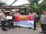 Polsek-Baturaja-Timur-Polres-OKU-membagikan-bingkisan-sembako-kepada-pengendara-ojek.jpg