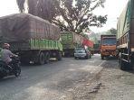 Ratusan-Dumptruk-angkutan-batubara-tertahan.jpg