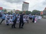 Ratusan-mahasiswa-dari-kampus-Universitas-Islam-Negeri-UIN-Raden-Fatah-Palembang.jpg