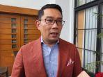 Ridwan-Kamil-RK-saat-diwawancarai-media-di-Gedung-Sate.jpg