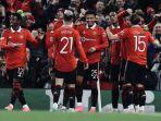 Sejumlah-pemain-Manchester-United-berselebrasi-atas-gol-Marcel-Sabitzer.jpg