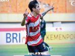 Selebrasi-pemain-Madura-United-Francisco-Rivera.jpg