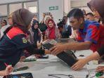 Siswa-dan-siswi-SMK-Negeri-4-Palembang-dilatih-menjadi-teknisi-Profesional.jpg