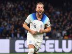 Striker-Inggris-Harry-Kane-rayakan-gol-ke-gawang-Italia.jpg
