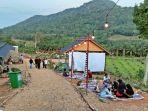 Suasana-sore-hari-di-Angkringan-Pisek-Kite-di-Desa-Srimulyo-Kecamatan-STL-Ulu-Terawas-1.jpg