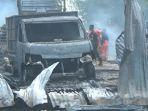 Tampak-kendaraan-angkutan-BBM-Ilegal-yang-hangus-terbakar-di-gudang-BBM-ilegal.jpg