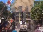Truk-sound-system-terbakar.jpg