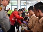 Makan Bergizi Gratis di SDN Sunggutan Air Besar OKI, Wali Murid Bersyukur Ringankan Beban Keluarga