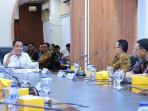 Wagub-Sumsel-Cik-Ujang-hadiri-rapat-pembahasan-sebidang-pada-Ruas-Jalan-Provinsi-Sp-Raja-Modong.jpg