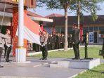 Wakapolres-Muara-Enim-Kompol-Roy-Arpian-Tambunan-hormat-kepada-bendera-merah-putih.jpg