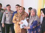 Wakil Bupati Muara Enim Salurkan 3.678 Paket Sembako Kepada Masyarakat Pra Sejahtera di Lawang Kidul