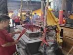 Warga-Tionghoa-di-Palembang-beribadah-di-Kelenteng-Gie-Hap-Bio.jpg