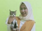 ade-putri-silvia-pernah-tinggal-bersama-40-kucing.jpg