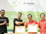 agar-mitra-pengemudi-bisa-lebih-hemat-go-jek-dan-telkomsel-luncurkan-paket-siap-online_20180709_101058.jpg