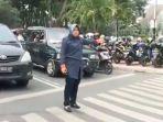 aksi-wali-kota-surabaya-tri-rismaharini.jpg