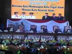alex-noerdin-bersama-ketua-dprd-kota-pagaralam-ruslan-abdul-gani_20160621_115342.jpg
