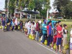 antrean-warga-membeli-gas-elpiji-3-kg.jpg