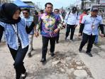 askolani-perbaiki-jalan-tegal-binangun.jpg
