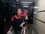 ayu-azhari-dan-suaminya-mike-tramp.jpg