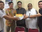 branch-manager-auto-2000-plaju-said-ali-kedua-dari-kanan_20171012_143743.jpg