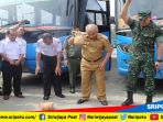 bupati-oku-drs-h-kuryana-azis-kedua-dari-kanan-memecahkan-kendi_20181022_161955.jpg