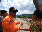 cik-ujang-tinjau-lokasi-warga-pasca-banjor-di-lahat.jpg