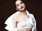 cinta-laura-berbagi-cerita-ketika-kerja-kerasnya-mampu-menebus-industri-film-hollywood.jpg