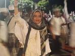 conie-di-tengah-tengah-massa-yang-ikut-demo-4-november_20161105_090154.jpg