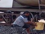 curi-minyak-digerbong.jpg