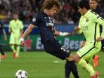 david-luiz-dan-luis-suarez_20150416_171652.jpg
