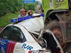 detik-detik-mobil-pjr-ringsek-digencet-mobil-truk-fuso-di-tol-tangerang-merak-sopir-raib.jpg