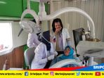 dokter-memeriksa-pasien-di-rail-clinic-milik-pt-kereta-api-indonesia-divre-iii-kamis-1972018_20180719_150422.jpg