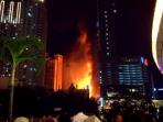 gedung-neo-soho-terbakar_20161110_095004.jpg