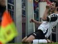 gelandang-valencia-rayakan-gol.jpg