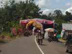 hajatan-menutup-jalan_20171120_195003.jpg