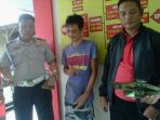 hendri-pelaku-pembobol-warung_20160927_195233.jpg